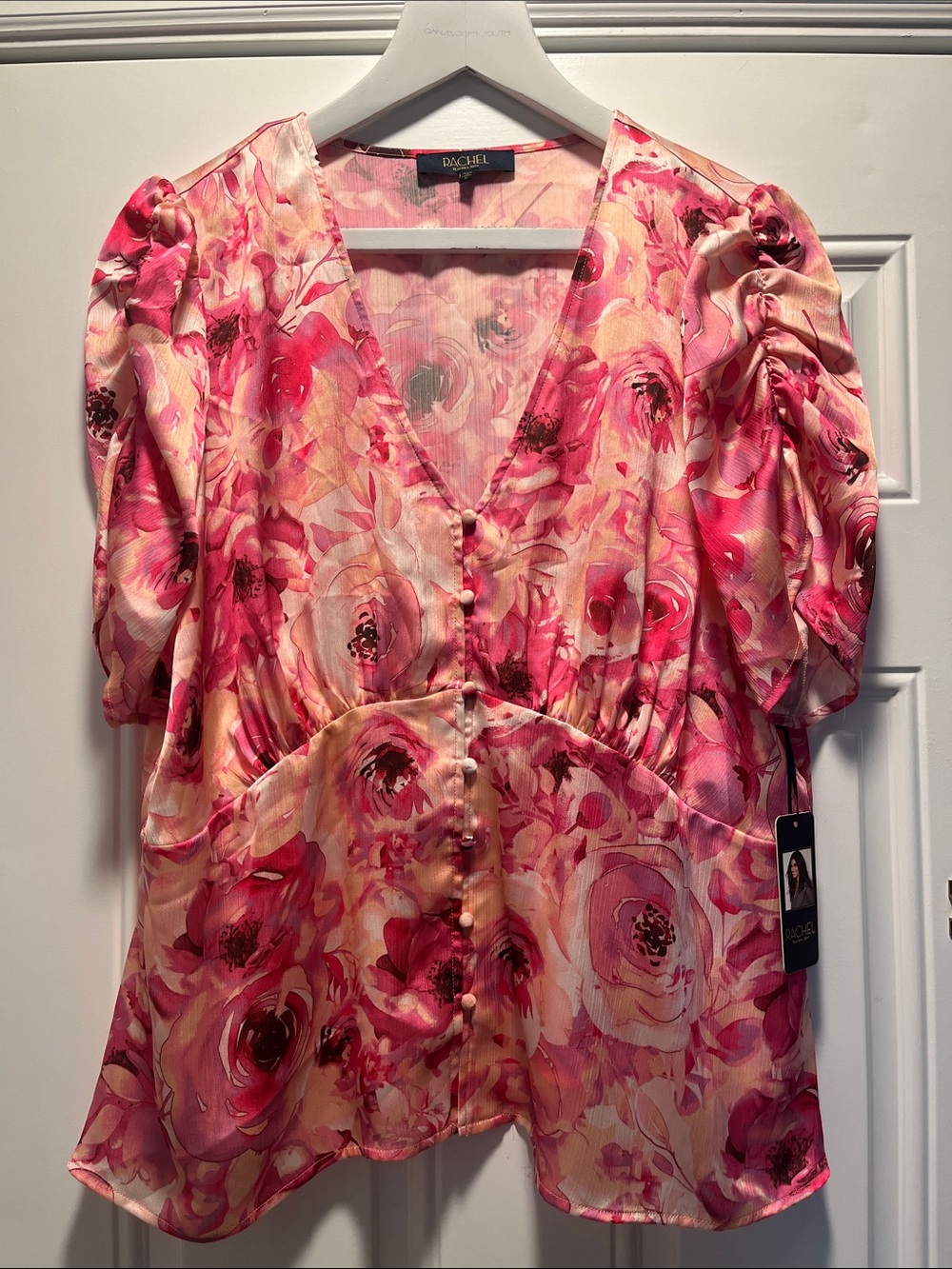 RACHEL Rachel Roy Pink Floral V-Neck Button Blouse
